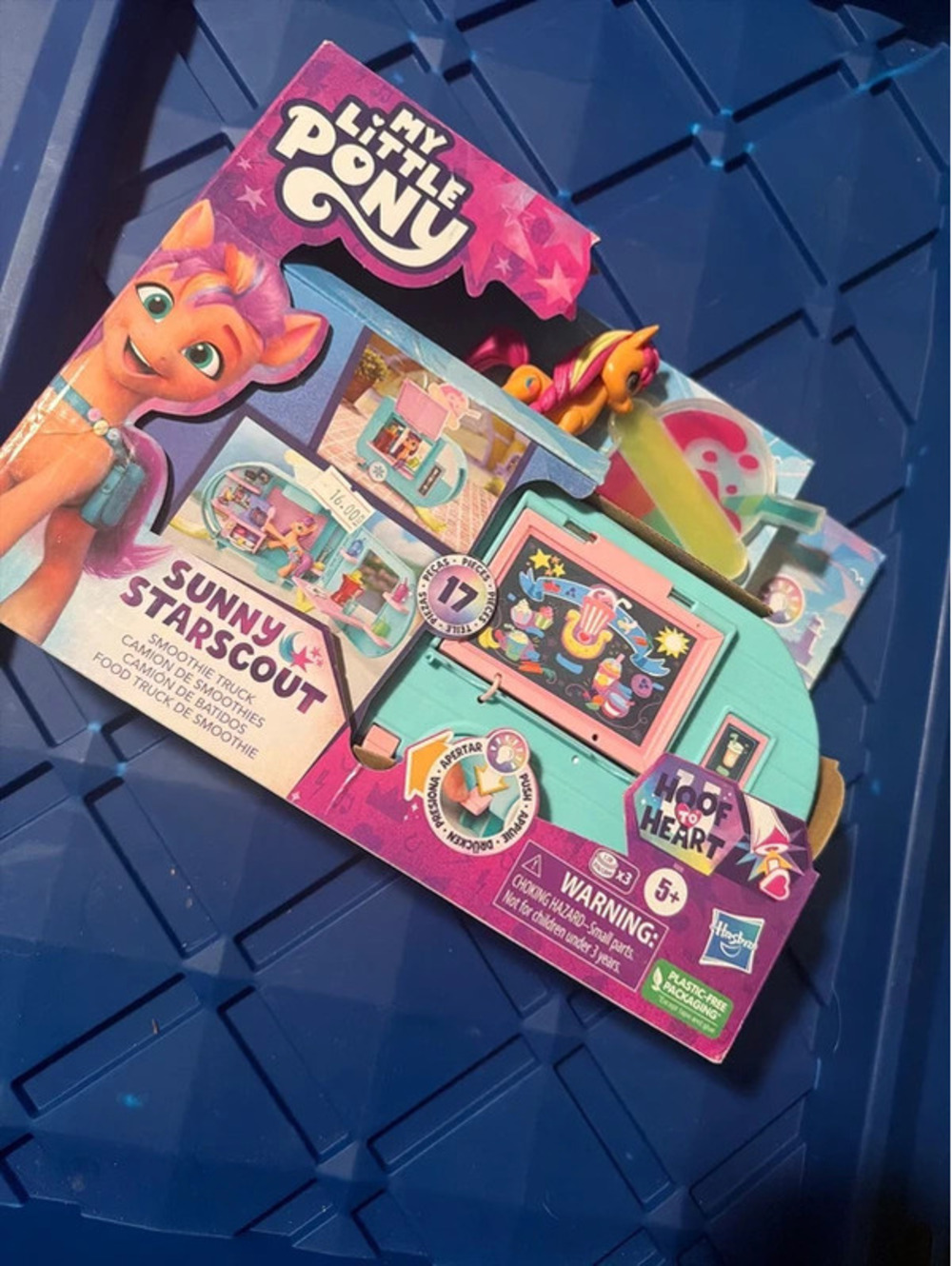 New My Little Pony Sunny Starscout Smoothie Truck – 17 Pieces, Light-Up Sign 5+